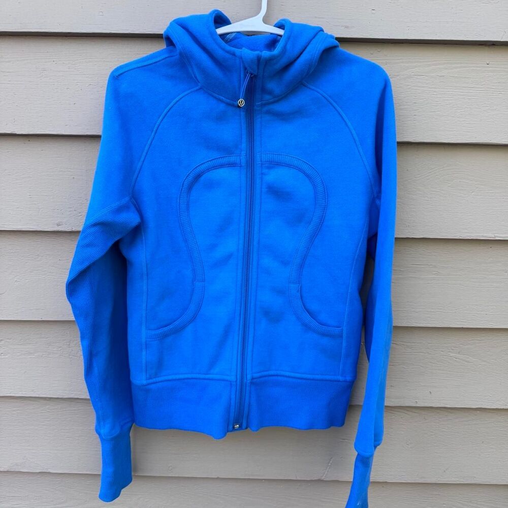 Lululemon Women's Blue Hoodie